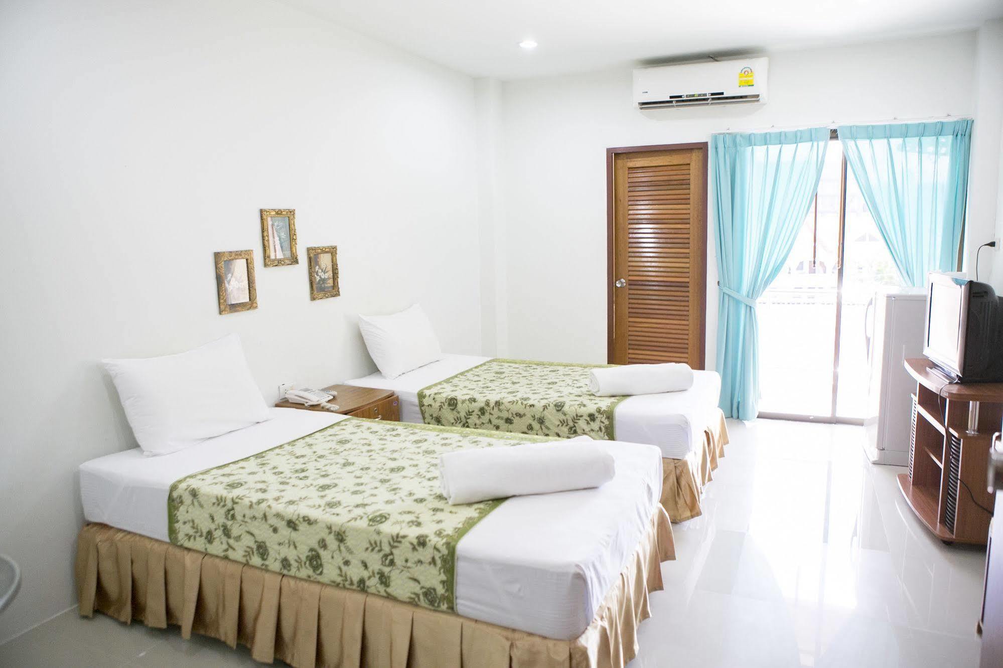 G&B Guesthouse Patong Exterior photo