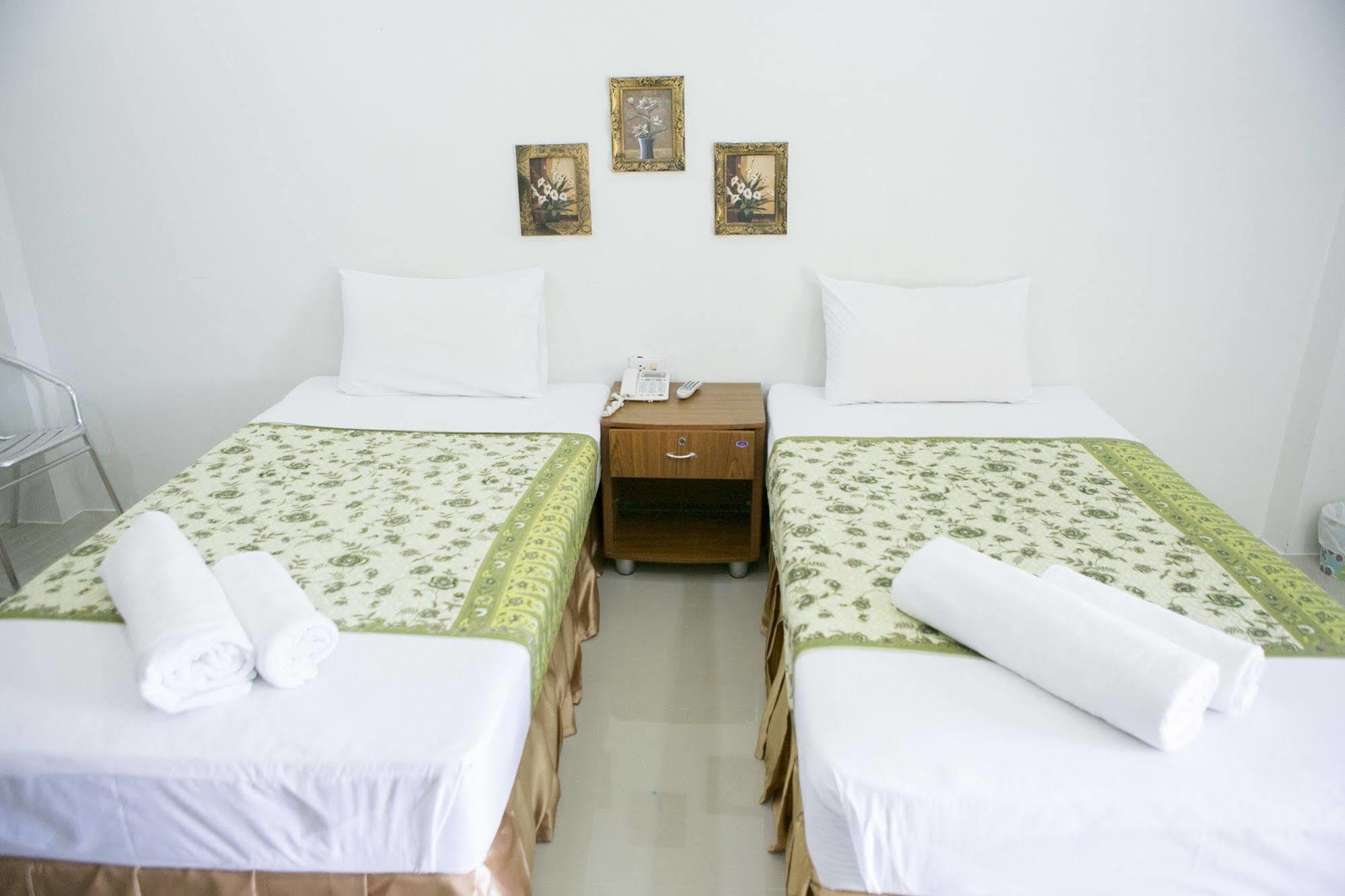G&B Guesthouse Patong Exterior photo